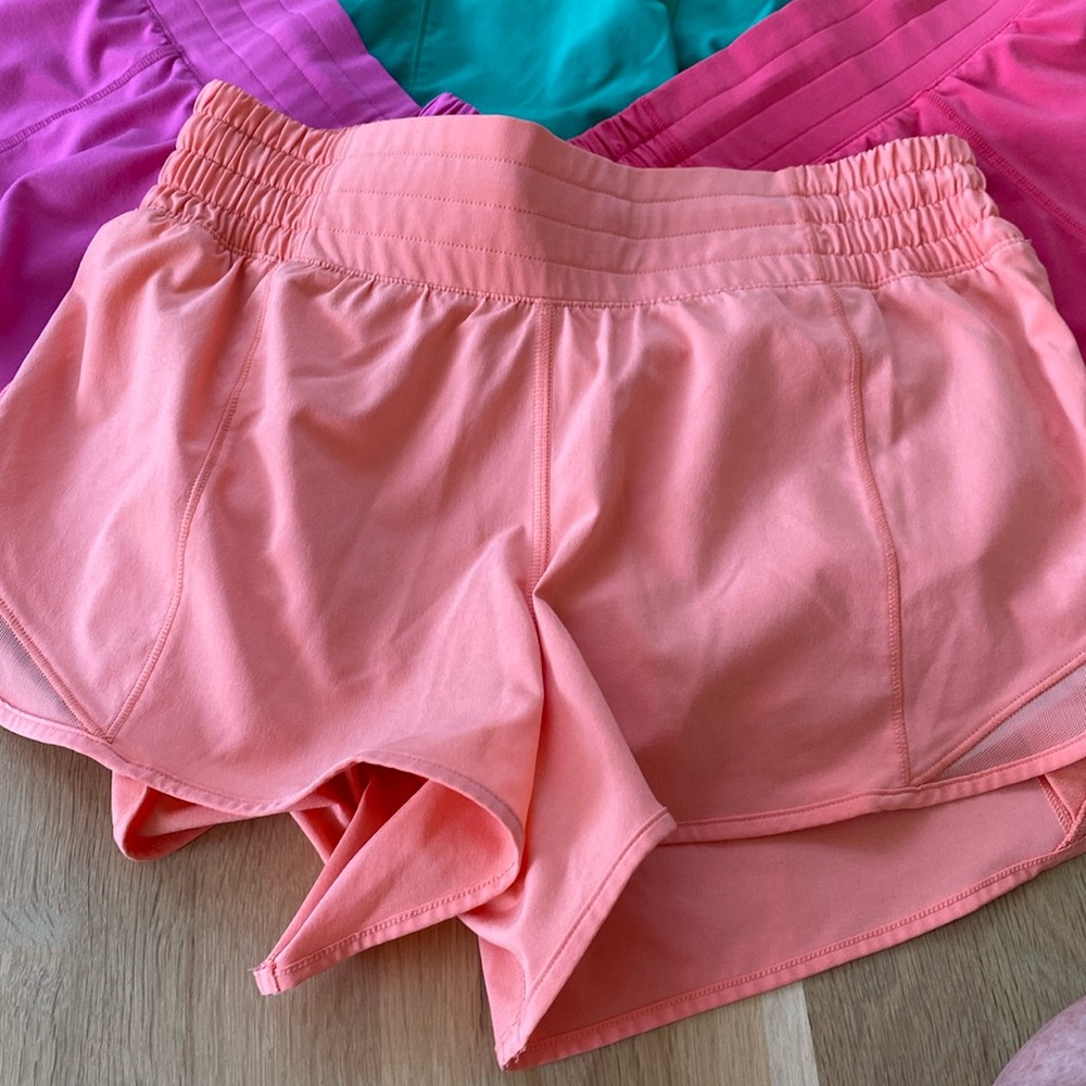 Lululemon Sunny Coral Hotty Hot High Rise 2.5 Inseam. 6